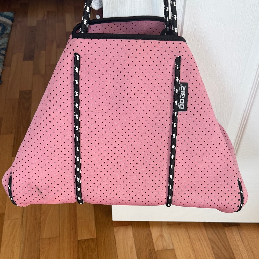 Pink QOGIR Tote Bag with Contrast Trim